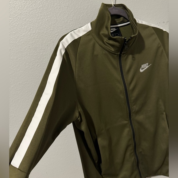 Nike Green Zip Up Jacket - Picture 3 of 9